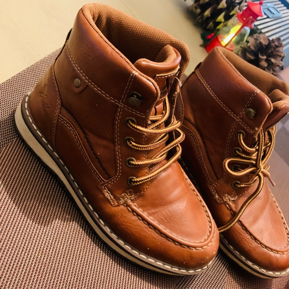 Brown Leather Lace-Up Boots
